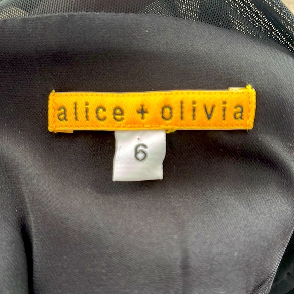 ALICE & OLIVIA ELEGANT BLACK MINI DRESS WITH FITTED SILHOUETTE AND PLEATS - Picture 11 of 11